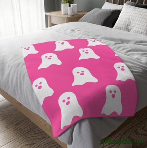 4. Exploring the Design of the Pink Ghost Blanket